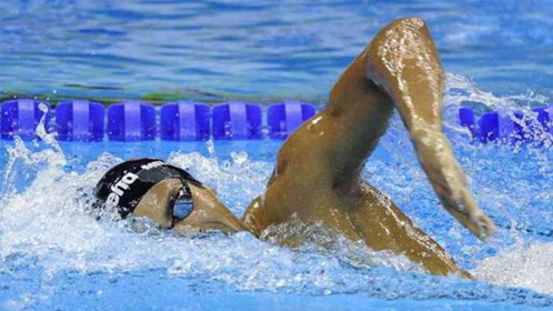 السباح التونسي أسامة الملولي يهدي العرب ثاني ذهبية بفوزه في سباق 10 كلم||||27||||اخبار - AR